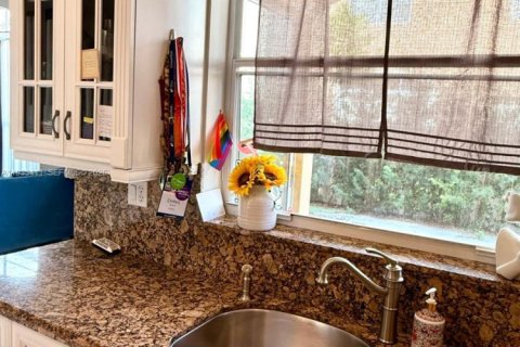 Casa en alquiler en Hollywood, Florida, 4 dormitorios, 234.58 m2 № 1991400 - foto 18