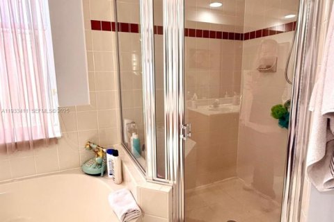 Casa en alquiler en Hollywood, Florida, 4 dormitorios, 234.58 m2 № 1991400 - foto 29