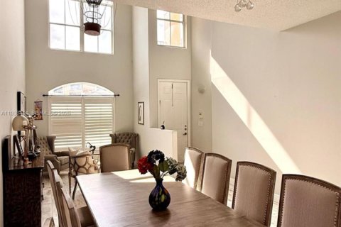 Casa en alquiler en Hollywood, Florida, 4 dormitorios, 234.58 m2 № 1991400 - foto 7