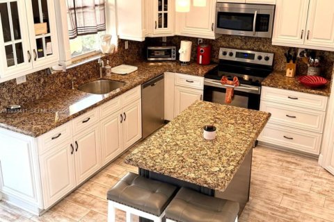 Casa en alquiler en Hollywood, Florida, 4 dormitorios, 234.58 m2 № 1991400 - foto 15