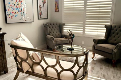 Casa en alquiler en Hollywood, Florida, 4 dormitorios, 234.58 m2 № 1991400 - foto 8