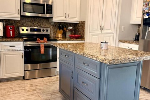 Casa en alquiler en Hollywood, Florida, 4 dormitorios, 234.58 m2 № 1991400 - foto 17