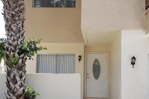 Townhouse in Plantation, Florida 4 bedrooms, 193.24 sq.m. № 2389946 - photo 8