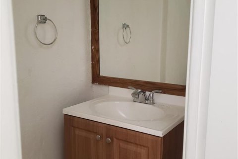 Townhouse in Plantation, Florida 4 bedrooms, 193.24 sq.m. № 2389946 - photo 14