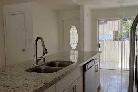 Townhouse in Plantation, Florida 4 bedrooms, 193.24 sq.m. № 2389946 - photo 10