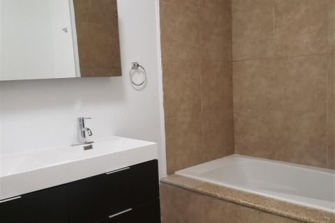 Townhouse in Plantation, Florida 4 bedrooms, 193.24 sq.m. № 2389946 - photo 4