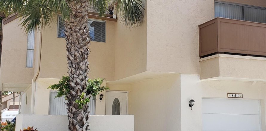 Townhouse in Plantation, Florida 4 bedrooms, 193.24 sq.m. № 2389946