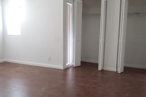 Townhouse in Plantation, Florida 4 bedrooms, 193.24 sq.m. № 2389946 - photo 3