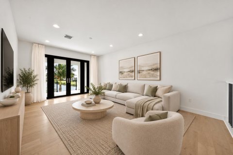 House in Boca Raton, Florida 5 bedrooms, 342.53 sq.m. № 2401253 - photo 13