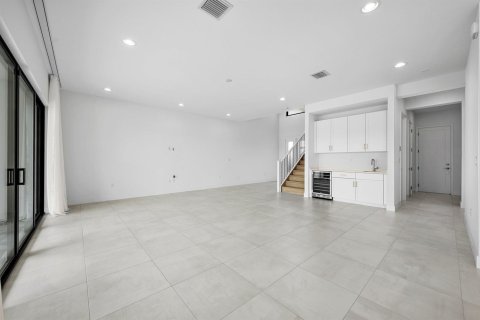 House in Boca Raton, Florida 5 bedrooms, 342.53 sq.m. № 2401253 - photo 7