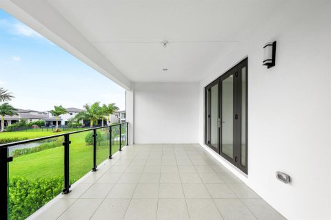 House in Boca Raton, Florida 5 bedrooms, 342.53 sq.m. № 2401253 - photo 18