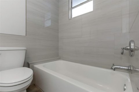 Adosado en alquiler en New Port Richey, Florida, 2 dormitorios, 85.84 m2 № 1858275 - foto 22