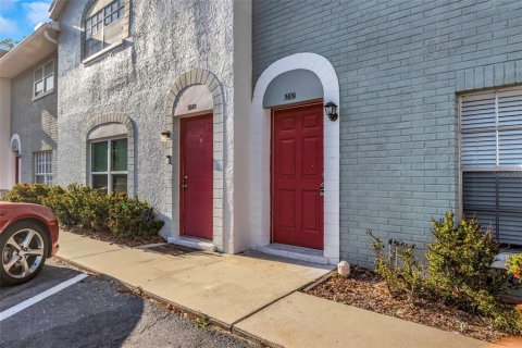 Adosado en alquiler en New Port Richey, Florida, 2 dormitorios, 85.84 m2 № 1858275 - foto 1