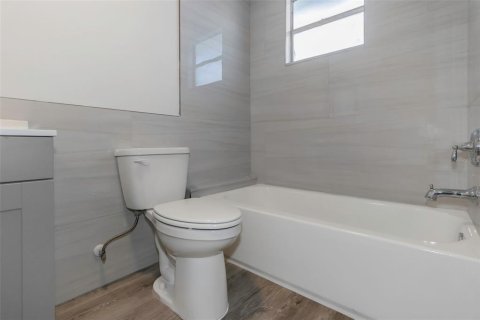 Adosado en alquiler en New Port Richey, Florida, 2 dormitorios, 85.84 m2 № 1858275 - foto 21