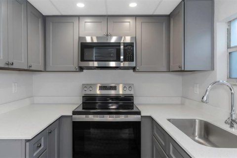 Adosado en alquiler en New Port Richey, Florida, 2 dormitorios, 85.84 m2 № 1858275 - foto 7