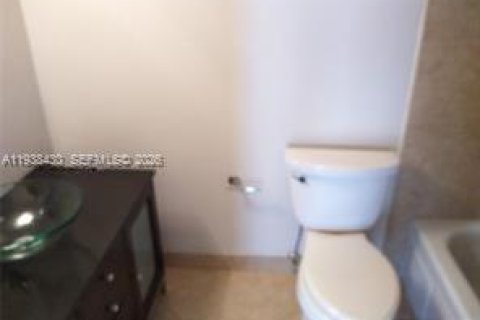 Copropriété à louer à Hallandale Beach, Floride: 2 chambres, 85.84 m2 № 1996036 - photo 11