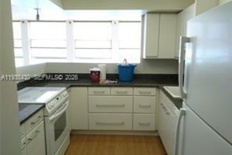 Copropriété à louer à Hallandale Beach, Floride: 2 chambres, 85.84 m2 № 1996036 - photo 17