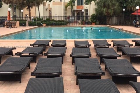 Copropriété à louer à Hallandale Beach, Floride: 2 chambres, 85.84 m2 № 1996036 - photo 22