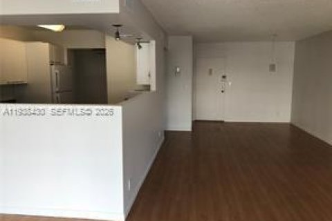 Copropriété à louer à Hallandale Beach, Floride: 2 chambres, 85.84 m2 № 1996036 - photo 6