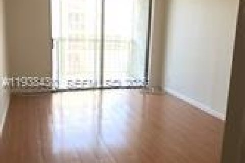 Copropriété à louer à Hallandale Beach, Floride: 2 chambres, 85.84 m2 № 1996036 - photo 16