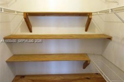 Copropriété à louer à Hallandale Beach, Floride: 2 chambres, 85.84 m2 № 1996036 - photo 8