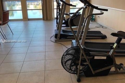 Copropriété à louer à Hallandale Beach, Floride: 2 chambres, 85.84 m2 № 1996036 - photo 30