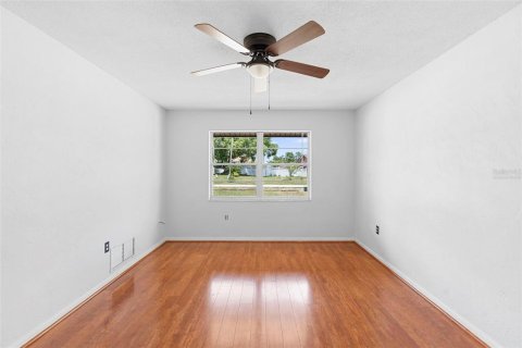 House in Deltona, Florida 3 bedrooms, 209.4 sq.m. № 1853455 - photo 20