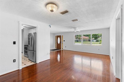 House in Deltona, Florida 3 bedrooms, 209.4 sq.m. № 1853455 - photo 19