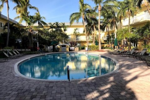 Condominio en alquiler en Fort Lauderdale, Florida, 1 dormitorio, 58.06 m2 № 2079242 - foto 16
