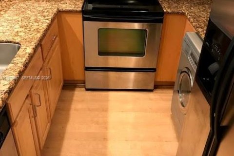 Condominio en alquiler en Fort Lauderdale, Florida, 1 dormitorio, 58.06 m2 № 2079242 - foto 11