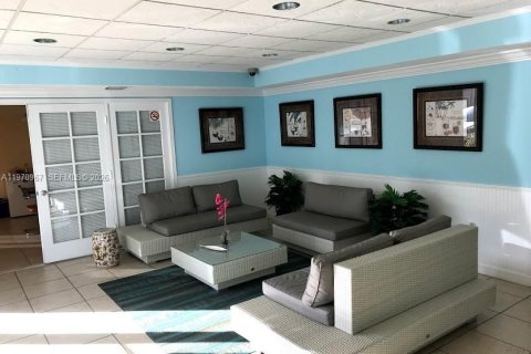 Condominio en alquiler en Fort Lauderdale, Florida, 1 dormitorio, 58.06 m2 № 2079242 - foto 24