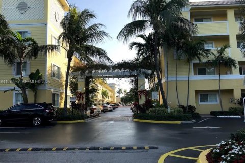 Condominio en alquiler en Fort Lauderdale, Florida, 1 dormitorio, 58.06 m2 № 2079242 - foto 2