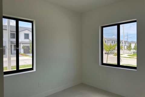 Купить таунхаус в Хомстед, Флорида 4 спальни, 163.51м2, № 2042921 - фото 9