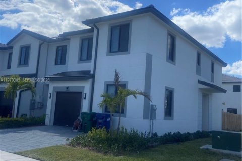 Купить таунхаус в Хомстед, Флорида 4 спальни, 163.51м2, № 2042921 - фото 2