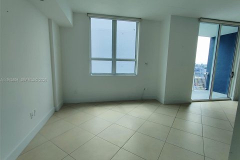 Condo in Miami, Florida, 1 bedroom  № 2001893 - photo 12
