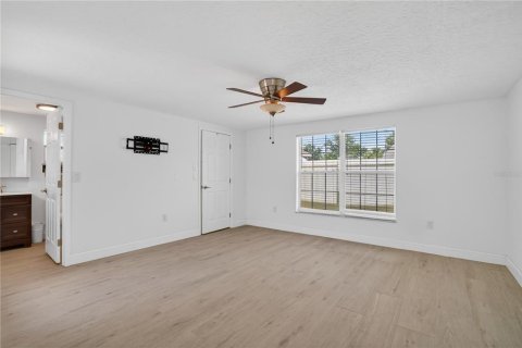 House in Bradenton, Florida 3 bedrooms, 153.38 sq.m. № 2218943 - photo 15