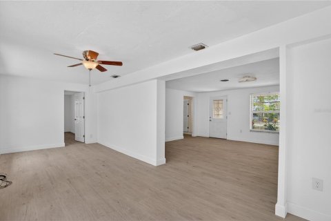 House in Bradenton, Florida 3 bedrooms, 153.38 sq.m. № 2218943 - photo 13