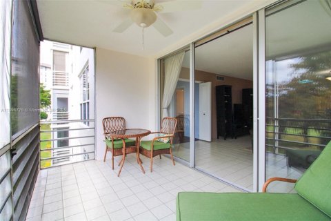 Condo in Pompano Beach, Florida, 2 bedrooms  № 2014217 - photo 10