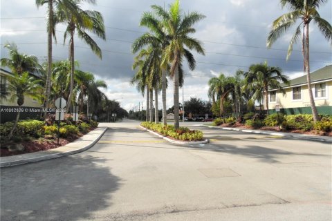 Copropriété à louer à Sunrise, Floride: 2 chambres, 83.61 m2 № 1758618 - photo 17