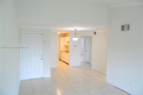 Copropriété à louer à Sunrise, Floride: 2 chambres, 83.61 m2 № 1758618 - photo 1
