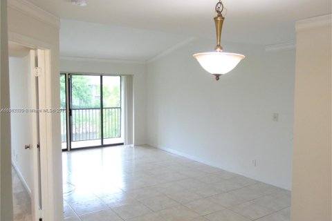 Copropriété à louer à Sunrise, Floride: 2 chambres, 83.61 m2 № 1758618 - photo 2