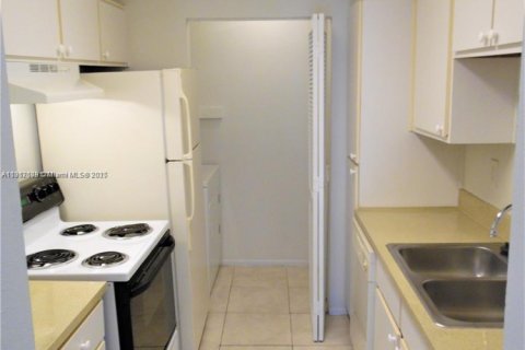 Copropriété à louer à Sunrise, Floride: 2 chambres, 83.61 m2 № 1758618 - photo 3