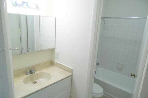 Copropriété à louer à Sunrise, Floride: 2 chambres, 83.61 m2 № 1758618 - photo 8