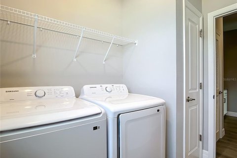 Casa en venta en North Port, Florida, 4 dormitorios, 194.35 m2 № 1771263 - foto 25