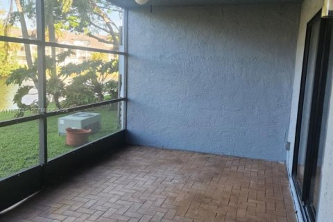 Touwnhouse à louer à Plantation, Floride: 3 chambres, 170.01 m2 № 2048740 - photo 18