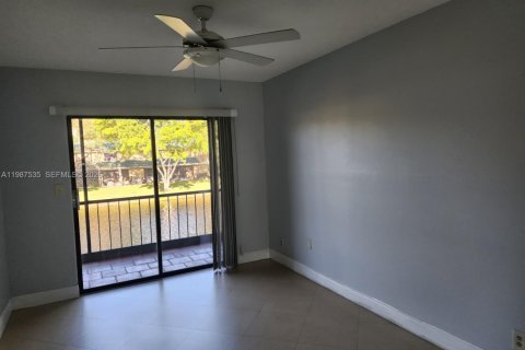 Touwnhouse à louer à Plantation, Floride: 3 chambres, 170.01 m2 № 2048740 - photo 25