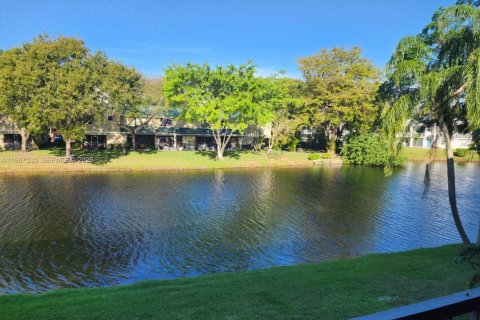 Touwnhouse à louer à Plantation, Floride: 3 chambres, 170.01 m2 № 2048740 - photo 24