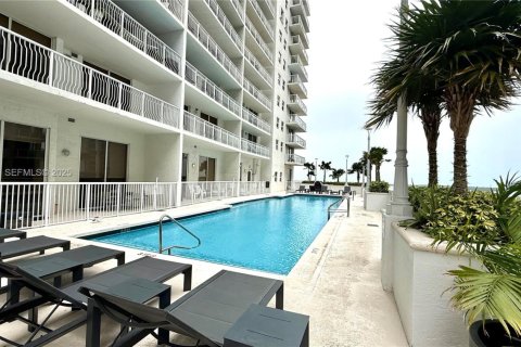 Condominio en venta en Miami, Florida, 39.48 m2 № 2034303 - foto 15