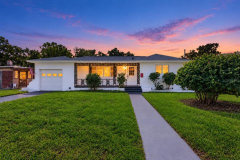 Villa ou maison à Saint Petersburg, Floride 3 chambres, 115.66 m2 № 2399314