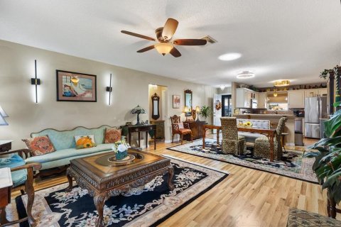 Casa en venta en The Villages, Florida, 3 dormitorios, 124.95 m2 № 2430607 - foto 13